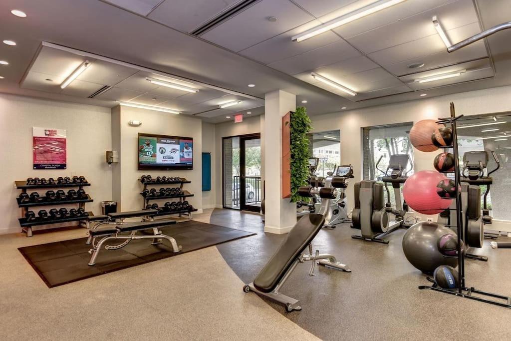 Spectacular 2/2 Apt @Crystal City With Gym Apartamento Arlington Exterior foto