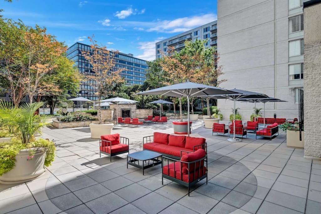 Spectacular 2/2 Apt @Crystal City With Gym Apartamento Arlington Exterior foto